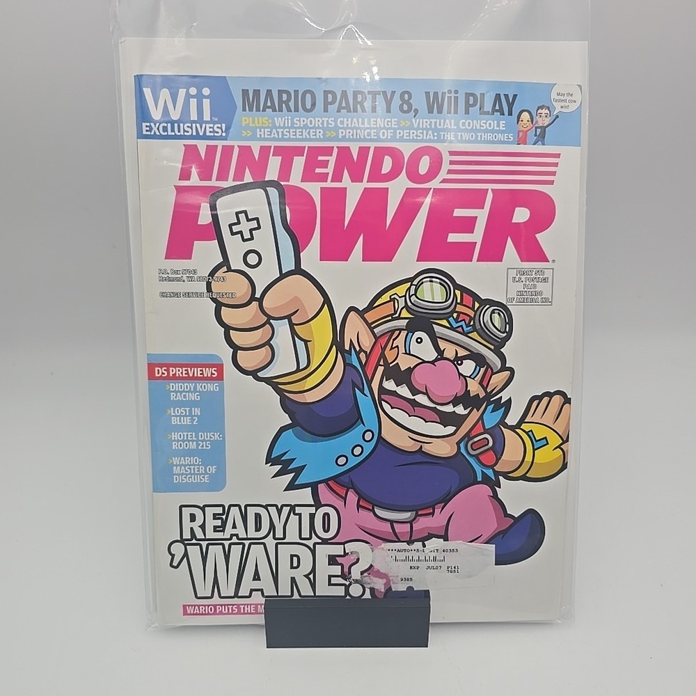 Nintendo Power Magazine Volume 212 February 2007 Wario Ware w/ 2 Posters & Comic